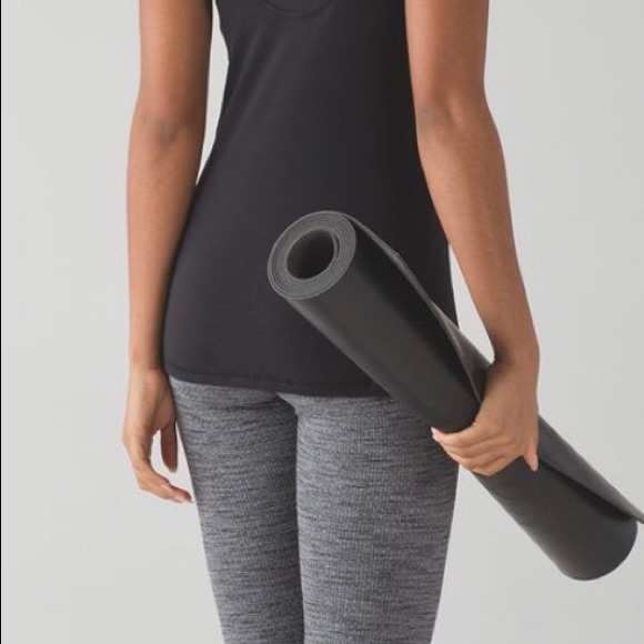 Lululemon deep breath tank black size 6 - Picture 2 of 7